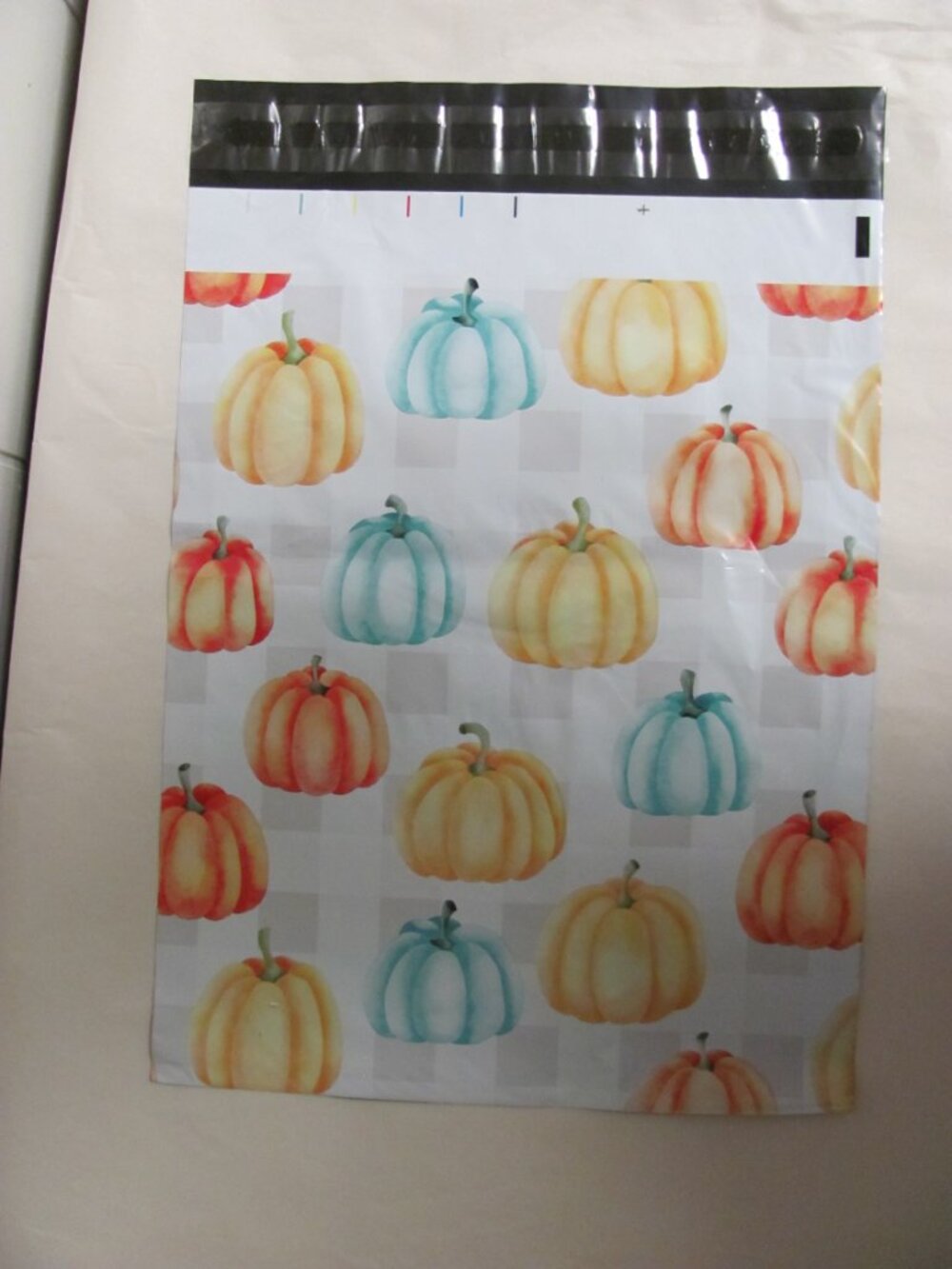 PUMPKIN POLY MAILERS 10 X 13 NEW - Picture 2 of 3